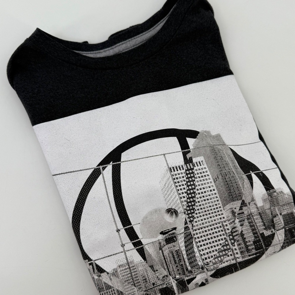 Old Navy Active Boys Graphic T Shirt Dark Gray Basketball Cityscape Size L 10 12